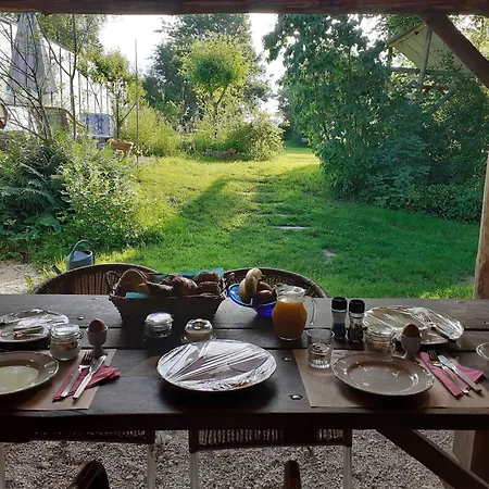 Bleue Confortable A La Ferme Avec Petit-dejeuner - Fr-1-589-748 3*