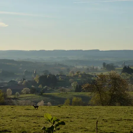 Bed and Breakfast Bleue Confortable A La Ferme Avec Petit-dejeuner - Fr-1-589-748 3*